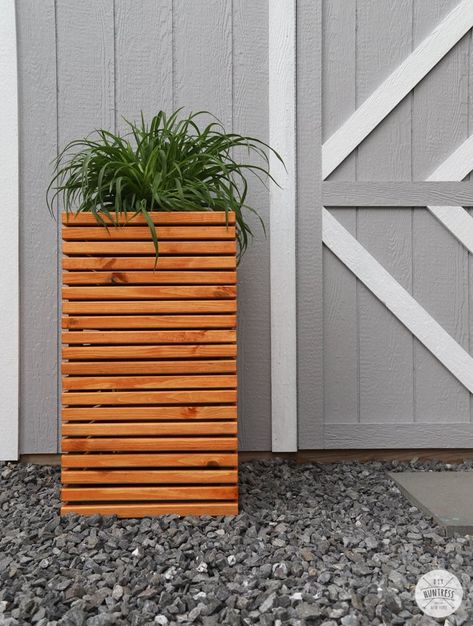 DIY Modern Slat Wood Planters - DIY Huntress Patio Pools, Diy Huntress, Diy Wood Planters, Modern Planters Outdoor, Pools Ideas, Diy Planters Outdoor, Planters Outdoor, Planters Diy, Planter Project