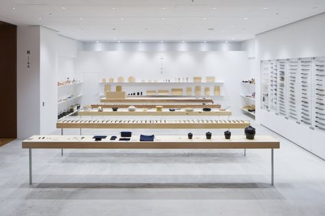 KIYA knife shop by Mandai Architects, Tokyo – Japan Tokyo Midtown, Tokyo Travel Guide, Tokyo Shopping, Tokyo Design, Centre Commercial, Retail Store Design, Tokyo Travel, Souvenir Shop, Retail Design Blog