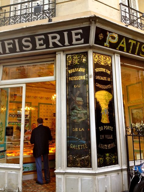 Patiserie French Signage, Late Night Cravings, A Moveable Feast, About Paris, Restaurant Marketing, French Bakery, I Love Paris, Shop Fronts, Cafe Style