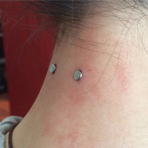 Piercing Surface, Nape Piercing, Cool Piercings, Cute Ear Piercings, Body Photography, Dermal Piercing, Hair Tattoos, Body Piercings, Garden Decorations