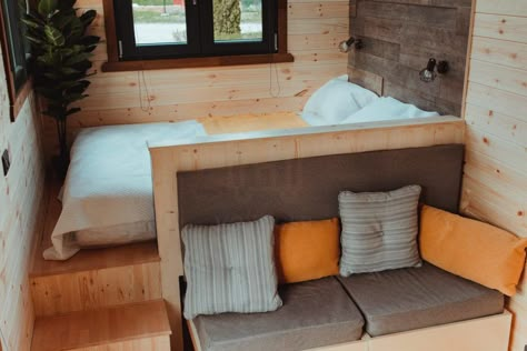 Multi-functional Viking 1 Tiny House by Voyager Houses House Staircase Design, Tiny House Staircase, Tiny House Bed, Design Staircase, Houses Uk, Tiny House Bedroom, Tiny House Talk, Tiny House Builders, House Staircase