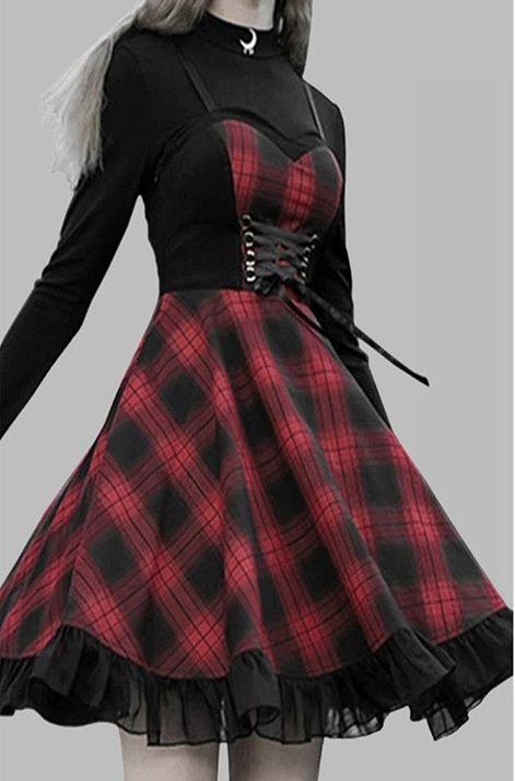 Black And Red Dress Casual, Bizzare Fashion, Red Goth Outfits, Stella Outfits, Dresses Red And Black, Lovecore Fashion, Black Dress Aesthetic, Red Dress Casual, 1950s Fashion Women