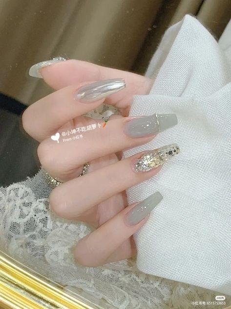 https://youtu.be/5f3neYFPBiw?si=meDeBq6vLCRJRYOt Cateye Nails, Neutral Nail Art Designs, Luxury Nail Art, Diy Rhinestone Nails, Nails Arts, Asian Nails, Hippie Nails, Romantic Nails, Beauty Nails Design