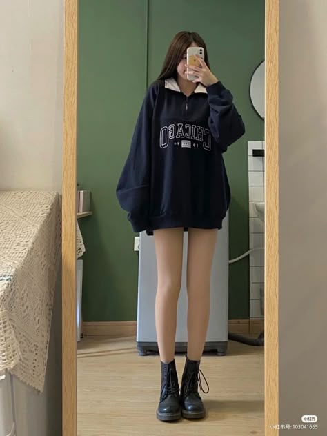 Poses Aesthetic, Cute Video, Photos Poses, 사진 촬영 포즈, Korean Casual Outfits, Korean Girl Fashion, Ulzzang Fashion, Swaggy Outfits, Kpop Fashion Outfits