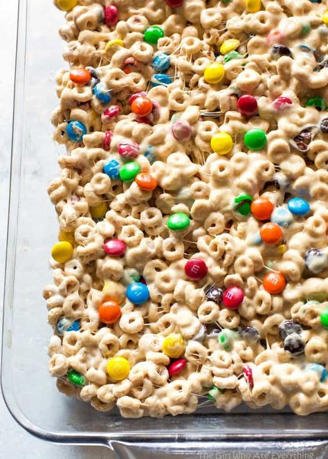 Cheerio Treats No-Bake Recipe - The Girl Who Ate Everything Peanut Butter Cheerio Bars Marshmallows, Cheerio Marshmallow Bars, Birthday Class Treats Schools, Cheerio Marshmallow Treats, Snack Mix With Cheerios, Recipes With M And Ms, Cheerio Cake, Desserts With M&ms, Recipes With M&ms