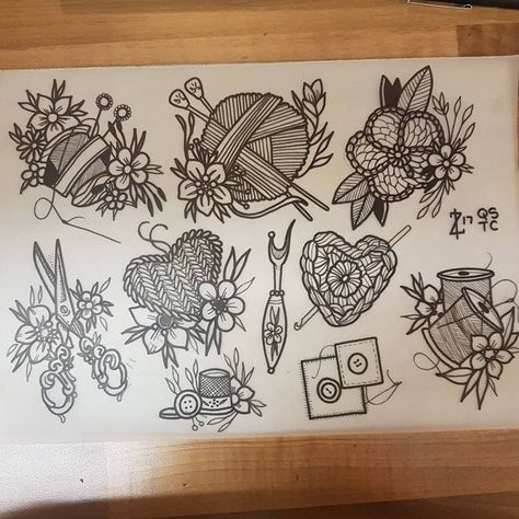 Yarn Tattoo, Sewing Tattoos, Lotusblume Tattoo, Knitting Tattoo, Tattoo Mom, Crochet Tattoo, Tattoo Heart, Theme Tattoo, Tattoo Traditional