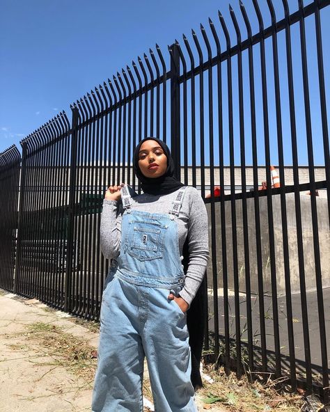 Dungaree. Shahd Batal. Melanin. Hijabi Fashion Shahd Batal, Dungarees Outfits, Hijabi Muslimah, Dungaree Outfit, Makeup Hijab, Wardrobe Change, Hijabi Outfit, Character Clothing, Hijabi Style