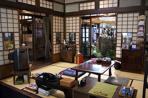 Japan House Interior, Japanese House Interior, Japanese Home Interior, Japan Room, Traditional Japanese Home, Japanese Living Room, Japanese Apartment, Japanese Home Design, Japanese Style House