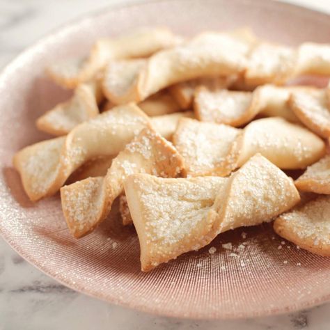 Jewish Cookies Recipes, Kichel Recipe, Jewish Sweets, Jewish Baking, Jewish Cookies, Monthly Meals, Passover Food, Kosher Cooking, Jewish Cuisine