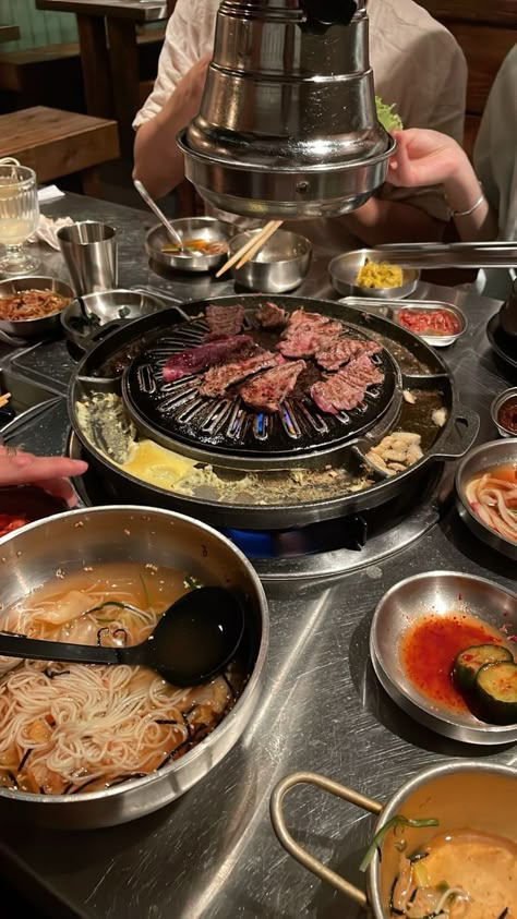 Food Aesthetically, Korea Lifestyle, Delicacy Food, People Food, Healthy Food Motivation, Food Is Fuel, Food Obsession, Korean Food, Pretty Food