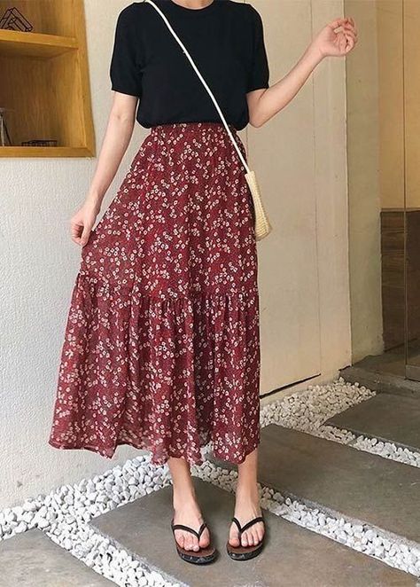 Outfit Ideas Korean Skirts, Stil Rock, Outfit Ideas Korean, Korean Skirt, Long Outfit, Chique Outfit, Long Skirt Fashion, Korean Summer, Long Skirt Outfits