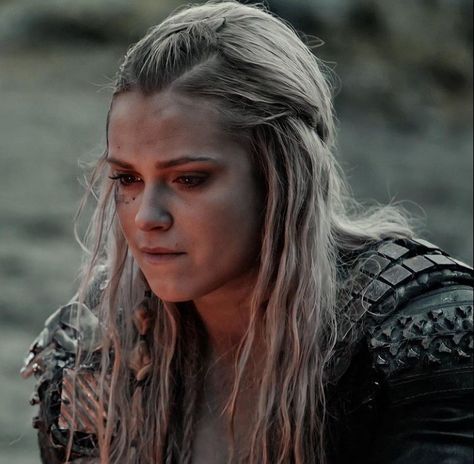 Clark Griffin, Clarke The 100, The 100 Characters, Clarke And Lexa, Clarke Griffin, Marie Avgeropoulos, The 100 Show, Cosplay Inspo, Fan Fiction Stories