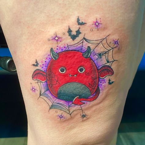 #squishmallows #dante #dantesquishmallow #devilplushie #tattoo #tattooideas #cutetattoo #kawaiitattoo Squishmallow Tattoo Ideas, Squishmallows Tattoo, Halloween Squishmallows Drawing, Squishmallow Tattoo, Dark Kawaii Tattoo, Horror Sanrio Tattoo, Creepy Kawaii Tattoo Ideas, Matching Sister Tattoos, Kawaii Tattoo