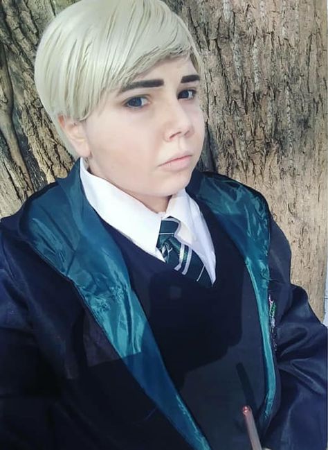 Draco Malfoy Cosplay! #dracomalfoy #dracomalfoycosplay #harrypotter #harrypottercosplay #cosplay #cosplayer #cosplaying #lgbt #model #malemodel #selfie Draco Cosplay, Draco Malfoy Cosplay, Draco Malfoy, Harry Potter, Humor, Humour