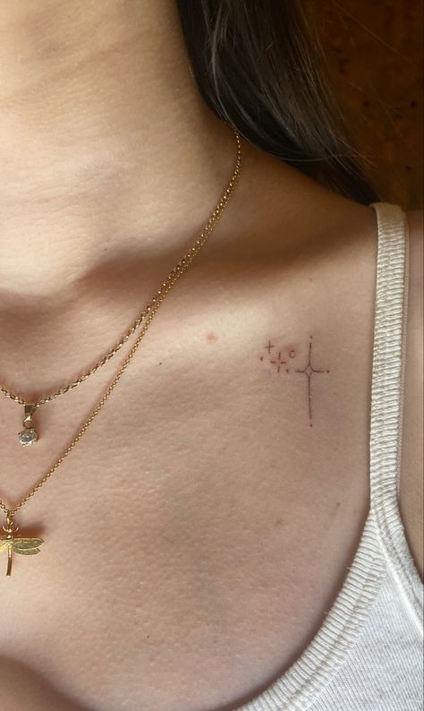 Long Dainty Tattoo, Sparkle Aesthetic Tattoo, Collar Bone Tattoo Dainty, Collarbone Sparkle Tattoo, Sparkle Tattoo Placement, Hand Tattoos Sparkles, Sparkle Tattoo Hand, Dainty Chest Tattoo Female, Dainty Collar Bone Tattoo