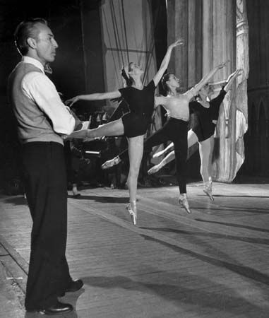 Balanchine, George Margot Fonteyn, Mikhail Baryshnikov, Rudolf Nureyev, George Balanchine, Hula Dance, Jitterbug, Lindy Hop, City Ballet, Classical Ballet