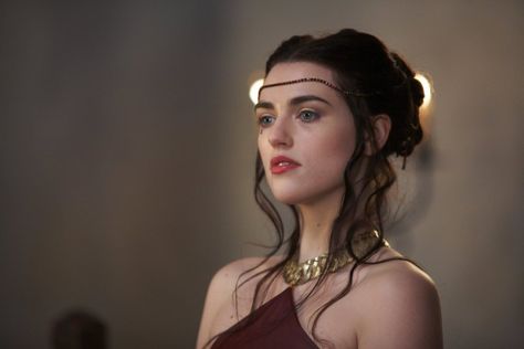 Morgana - series 1 - episode 1 Morgana Le Fay, Merlin Morgana, Morgana Pendragon, Roi Arthur, Crystal Reed, Lena Luthor, Holland Roden, Katie Mcgrath, Jacqueline Fernandez