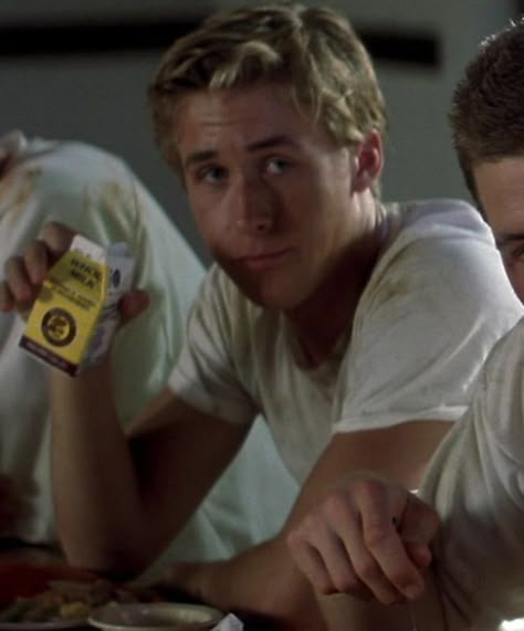 ryan gosling remember the titans 00s Alan Bosley, Ryan Gosling 90s, Film Pfp, Young Ryan Gosling, Ryan Gosling The Notebook, Ryan Gosling Baby, Remember The Titans, Blonde Baby, Райан Гослинг