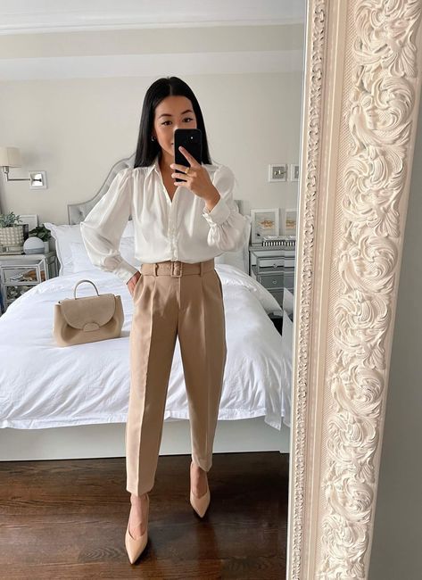 try on & review of petite-friendly workwear for women // Ann Taylor belted highwaist tapered ankle pants review Small Petite Women Outfit, Intern Outfit, Wardrobe Hacks, Business Formal Outfit, Classic Work Outfits, Office Fits, Minimalist Outfits, Look Festival, Work Fits