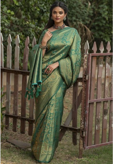 Rama Green Embellished Banarasi Silk Saree Saree Colors, Latest Sarees Online, Orang India, Latest Indian Saree, Indian Sarees Online, Wedding Saree Indian, Designer Sarees Online, Wedding Dress Trends, Silk Sarees Online