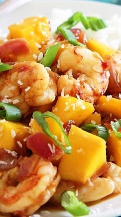 Sweet and Spicy Mango Shrimp Mango Recipes, Shrimp Dishes, Shrimp Recipe, Linguine, Fish Dishes, Seafood Dishes, Shrimp Recipes, Sweet And Spicy, Fish Recipes