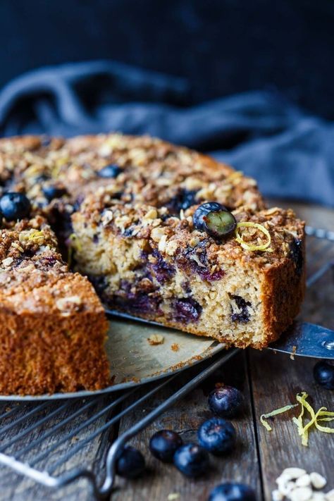 A deliciously tender Blueberry Coffee Cake with hints of cinnamon, lemon and a crunchy oat crumble topping. Blueberry Coffee Cake Recipe, Oat Crumble Topping, Blueberry Coffee Cake, Oat Crumble, Healthy Blueberry, Blueberry Desserts, Coffee Cake Recipes, Blueberry Recipes, Crumble Topping