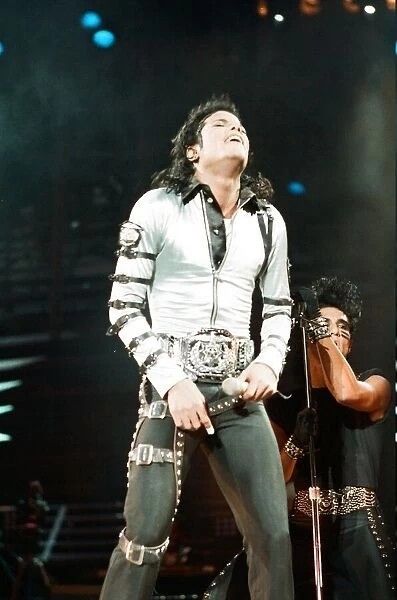 Michael Jackson Bad Tour, Mj Bad, Michael Jackson Hot, Michael Jackson Bad Era, Hee Man, Michael Jackson Funny, Michael Jackson Wallpaper, Jackson Bad, Photos Of Michael Jackson