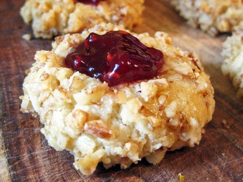 Bird's Nest Cookies (Thumbprint or Thimble Cookies) Birdsnest Cookies, Thimble Cookies, Jam Thumbprints, Cookies Thumbprint, Birds Nest Cookies, Thumbprint Cookies Recipe, Homemade Strawberry Jam, Thumbprint Cookies, Birds Nest