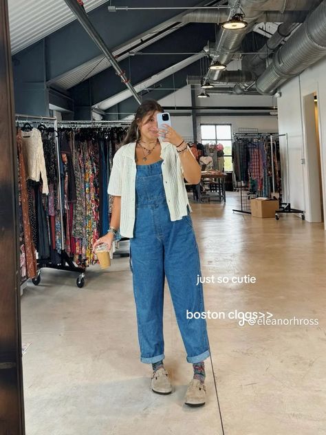 Jean Overalls Outfit Fall, Midsize Outfits Casual Summer, Library Outfits Aesthetic Summer, Midsize Jumpsuit Outfit, Overalls Midsize, Midsize Overalls Outfit, Granola Teacher Outfit, New England Aesthetic Clothing, Rbt Outfits