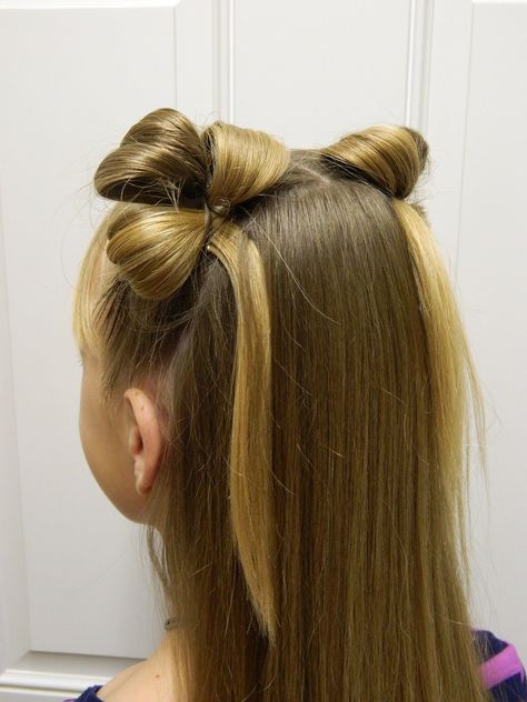 Clover Hairstyle, Cool Easy Hairstyles, Girl Hair Dos, Girls Hairstyles Easy, Cute Simple Hairstyles, A Ponytail, Hair Do, Holiday Hairstyles, Fancy Hairstyles