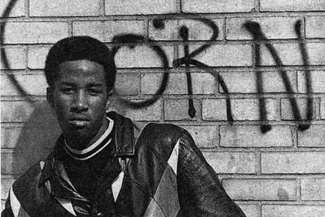 A History of Graffiti - The 60's and 70's | sprayplanet Graffiti History, Famous Graffiti Artists, Graffiti Inspiration, Stencil Graffiti, New York Graffiti, Graffiti Artists, Thug Style, Graffiti Words, Graffiti Writing