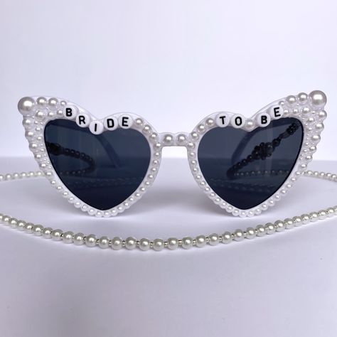 Bride to be sunglasses, personalised sunglasses, hen party sunglasses, heart pearl sunglasses, hen do ideas, wedding accessories, honeymoon Bachelorette Accessories For Bride, Pearl Bachelorette Party, Bride Glasses, Bach Themes, Bachelorette Vibes, Classy Bachelorette, Bride Sunglasses, Bachelorette Sunglasses, Party Couple