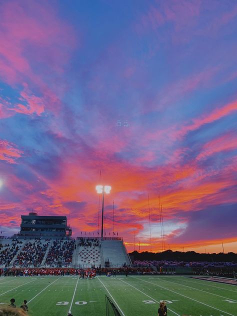 High School 90s Aesthetic, School Spirit Aesthetic, 90s High School Aesthetic, Friday Night Aesthetic, Friday Night Lights Aesthetic, Playlist Wallpaper, Aesthetic High School, High School Aesthetic, Highschool Life