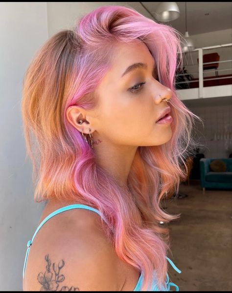 Pink Hair Color Highlights, Peach Pink Hair, Color Block Hair, Sunset Hair, Vivid Hair Color, Peach Hair, Lilac Hair, Medium Length Haircut, Hair Color Pink