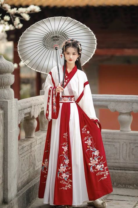 Japanese Dress Traditional, Chinese Dress Modern, Japanese Wedding Dress, Empress Dress, Dynasty Fashion, Gaun Abad Pertengahan, Chinese Fancy Dress, Traditional Chinese Clothing, Traditional Asian Dress