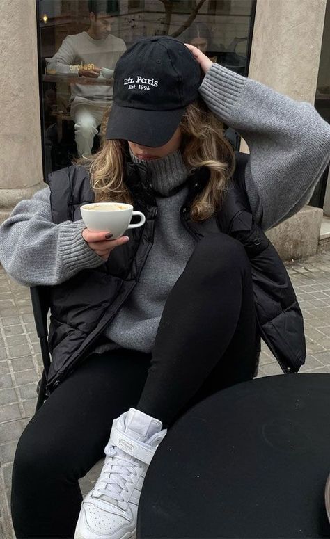 Expedition Outfit Women, Seattle Fashion Spring, Outfits Invierno Frio, Dog Park Outfit, Frio Aesthetic, Rain Day Outfit, Outfits Mit Leggings, Chilly Weather Outfits, Nyc Winter Outfits