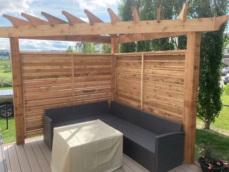 Decks With Privacy Walls, Privacy Wall Outdoor, Wooden Privacy Fence, Wooden Privacy Screen, Pergola Wall, Privacy Wall On Deck, Floating Decks, Corner Gazebo, Pool Landscapes