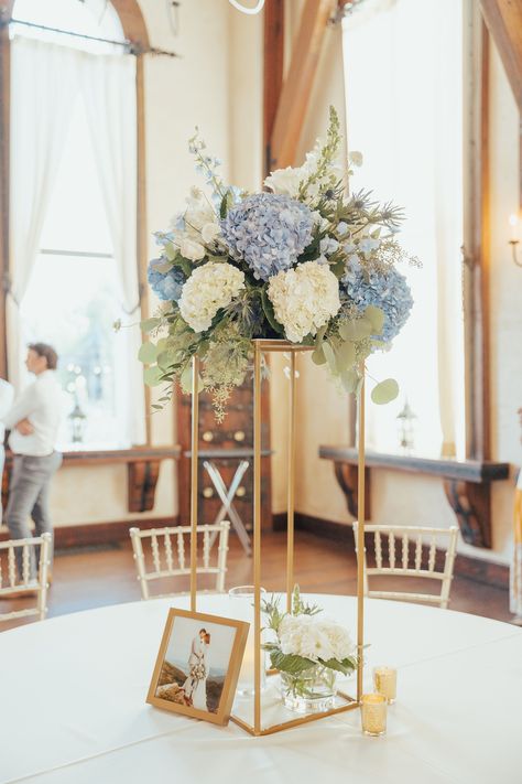 Tall gold floral stands perfect for wedding cenerpieces and decor! #ad @photobykenn Floral Stands Wedding, Wedding Shower Brunch, Gold Wedding Centerpieces, Geometric Centerpiece, Flower Floor, Tall Wedding Centerpieces, Gold Centerpieces, Sisters Wedding, Navy Blue Flowers