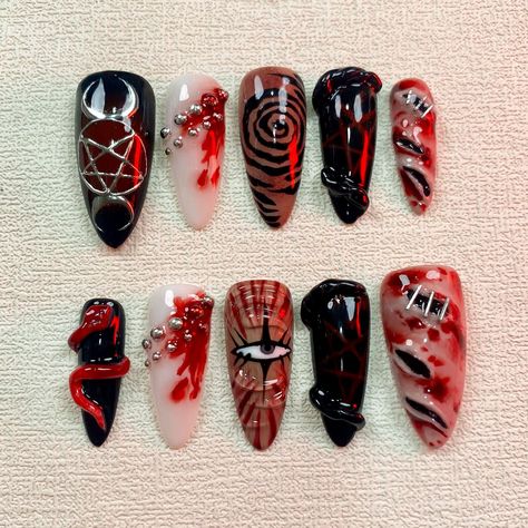 Dark Nailz (@dark_nailz) • Instagram photos and videos Halloween Y2k Nails, Uñas Dark Aesthetic, Gore Nails, Scary Nail Art, Scary Nails, Horror Nails, Witchy Nails, Korean Nail Art, Halloween Acrylic Nails