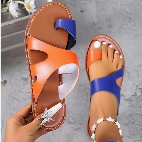 Women's Contrast Color Slides Slip On Lightweight Flat Seaside Slides Toe Loop Comfort Bea African Apparel, Comfortable Women's Shoes, Fancy Sandals, Cute Ankle Boots, Ladies Slippers, Trending Womens Shoes, Fashion Shoes Sandals, Shoes Heels Classy, Beach Slides