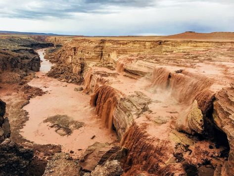 What you need to know before you go see Grand Falls in Arizona Traveling Usa, Poker Tables, Grand Falls, Best Bucket List, Usa Trip, Single Travel, Cross Country Trip, Traveling Tips, Travel Locations