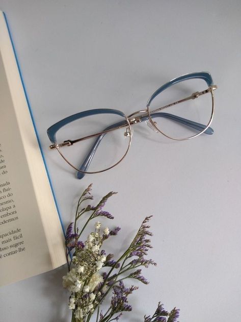 Glass Specs Frames Women, Cool Glasses Frames, Glasses Frames For Girl, Clear Glasses Frames Women, Glasses Women Fashion Eyeglasses, Eyewear Photography, Cute Glasses Frames, Classy Glasses, Glasses Frames Trendy