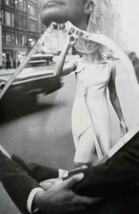 ~ by Saul Leiter_ Fashion Photography Street, Saul Leiter, Paolo Roversi, Mario Sorrenti, Ellen Von Unwerth, Photography Street, Bw Photography, Richard Avedon, Famous Photographers