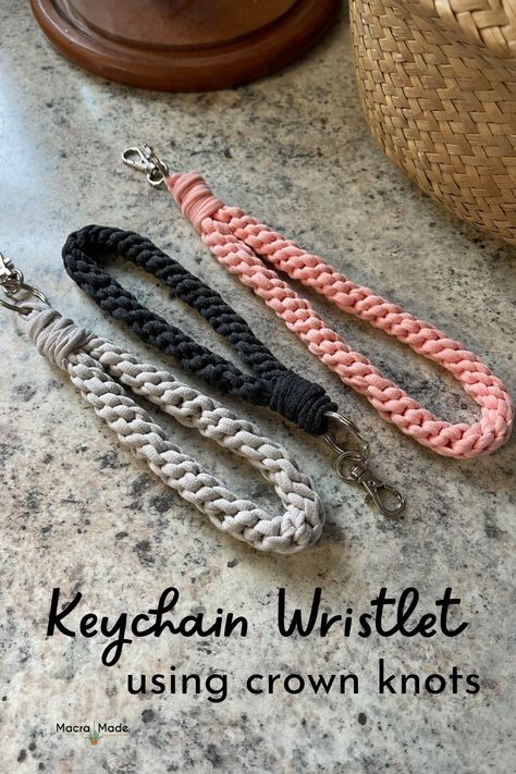 Macrame Wristlet Tutorial, Macrame Wristlet Keychain Tutorial, Macrame Wristlet Keychain Diy, Diy Macrame Keychain Tutorials, Diy Wristlet Keychain, Wristlet Keychain Diy, Macrame Lanyards, Crochet Wristlet Keychain, Diy Keychain Ideas