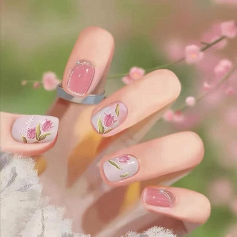 Tulip Nail Art, Tulip Nails, Nail Art At Home, Nail Art Stickers Decals, Flower Nail Art, Nail Art Stickers, Tulips Flowers, Nail Games, Nail Art Diy