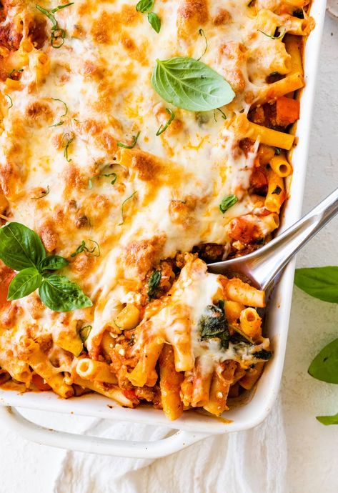 Easy Baked Ziti Ziti Noodles, Parmesan Spaghetti, Easy Baked Ziti, Ziti Recipe, Eating Bird Food, Ziti Recipes, Baked Ziti Recipe, Crispy Cheese, Baked Eggplant