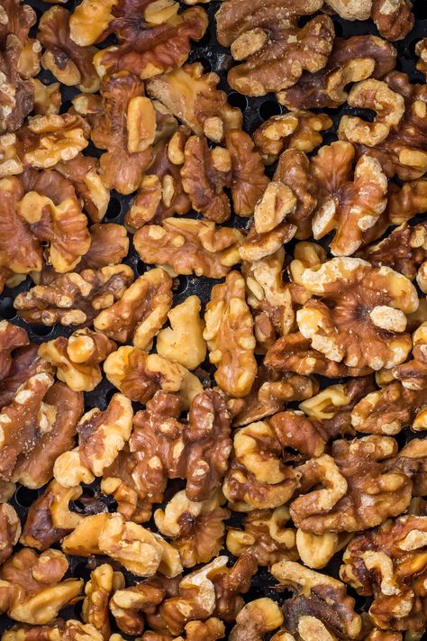 Roasted Walnuts In Air Fryer, Roasted Walnuts Oven, Roasted Walnuts Recipe, Savory Snack Recipes, Spiced Walnuts, Nuts Snacks, Roasted Walnuts, Walnut Recipes, Low Carb Sauces