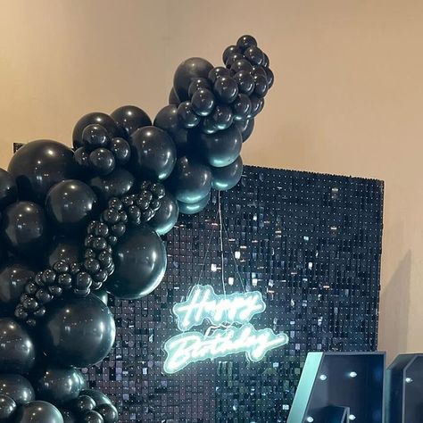 Araceli Balloon Decor on Instagram: "All black everything 🔥 I am really digging this look. Shout out to my Client for allowing me to freestyle ! #allblack #allblackeverything #40thbirthday #happybirthday #sempertexballoons #balloonart #balloondecoration #balloonbouquet #balloondecorations #tulare #tularecounty #tularesmallbusiness #cityofvisalia #visaliaca #tulareballoons #visalia #visaliaballoonartist #balloonbackdrop #balloonbusiness #artist #559smallbusiness #hanford #hanfordca #dinubaca #dinubaballoons #fresno #fresnocounty #leemore #kingscounty #559" Black Shimmer Wall, Tulare County, Black Balloon, Shimmer Wall, Arch Backdrop, Black Balloons, Balloon Backdrop, Black Everything, Balloon Decor