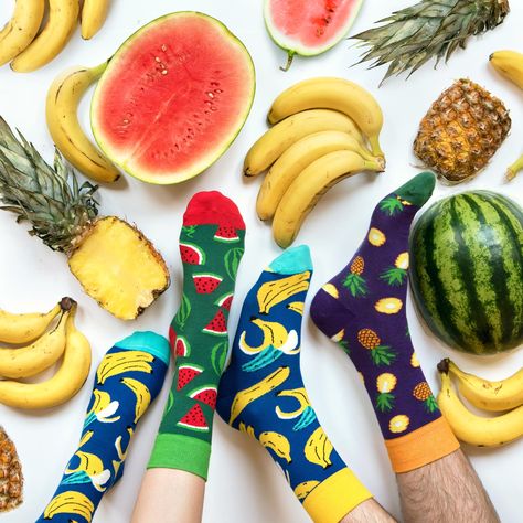 Pineapple Socks, Socks Photography, Food Socks, Socks Packaging, Unique Socks, Go Bananas, Sock Outfits, Funky Socks, Fun Patterns