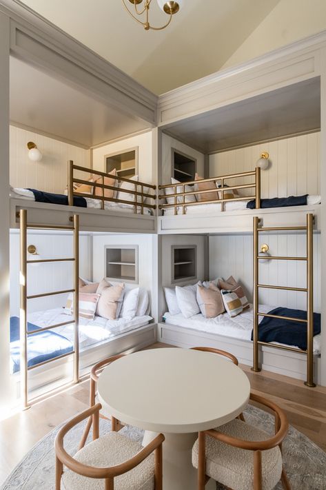 Bedroom Split In Half Ideas, Creative Bunk Bed Designs, Small Bunk Room Ideas Cabin, 4 Beds In One Room Ideas, Built In Bunk Room, Basement Bunk Room, Built In Bunk Beds, Hotel Suite Bedroom, Bunk Room Ideas